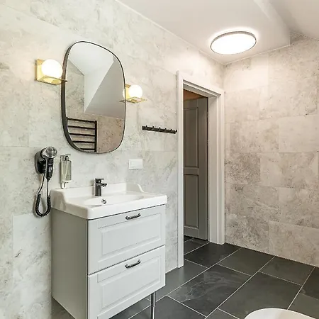 Rentplanet - Apartament Warynskiego